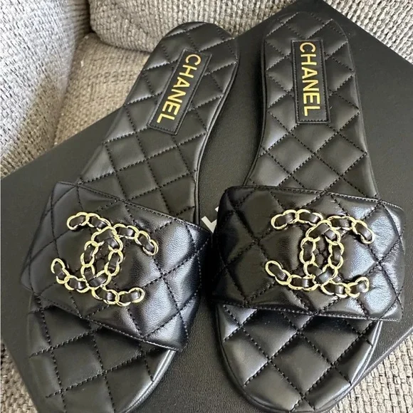 NEW CHANEL Black Chain Gold CC Logo Quilted Mules Slide w/Receipt - Picture 3 of 12